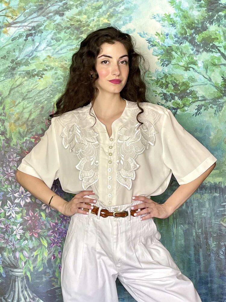 White blouse in gorgeous front leaves details