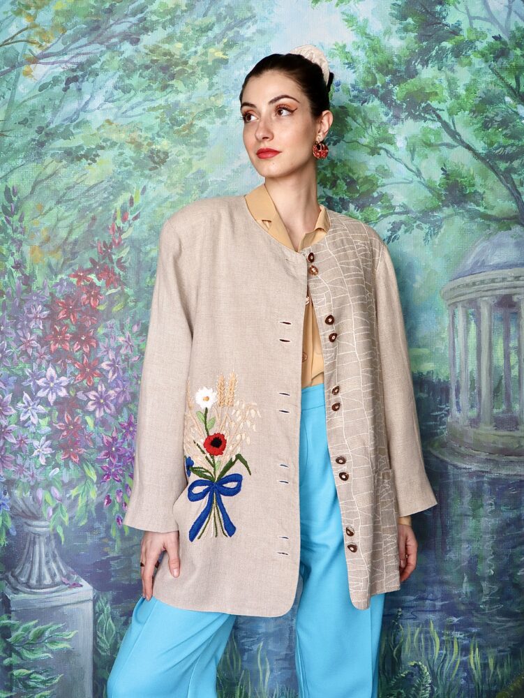 Austrian grey long jacket in embroidered flowers