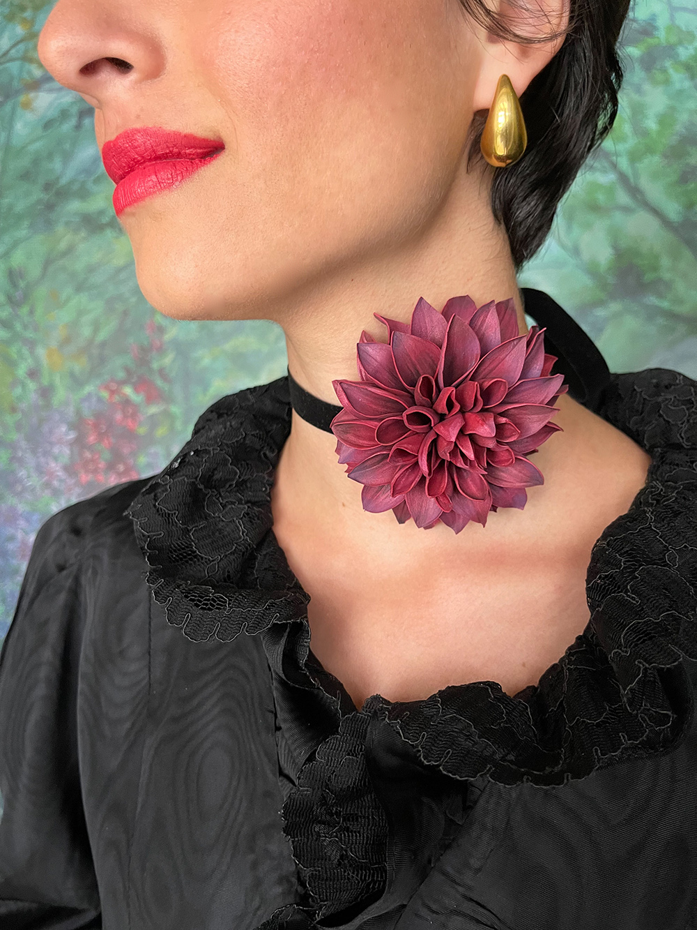 Dahlia Spartacus choker