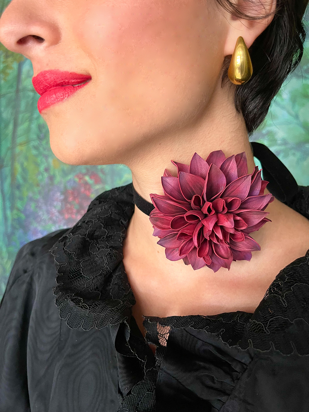 Dahlia Spartacus choker