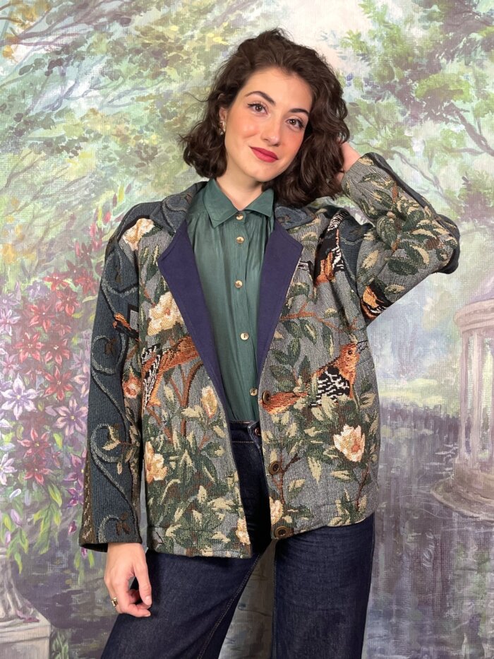 Vintage Tapestry Jacket with Bird and Floral Motif – Oversized Fit