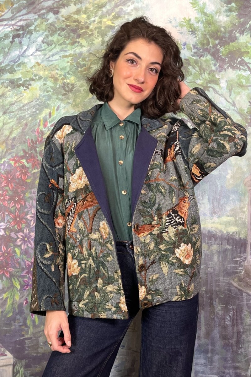 Vintage Tapestry Jacket with Bird and Floral Motif – Oversized Fit