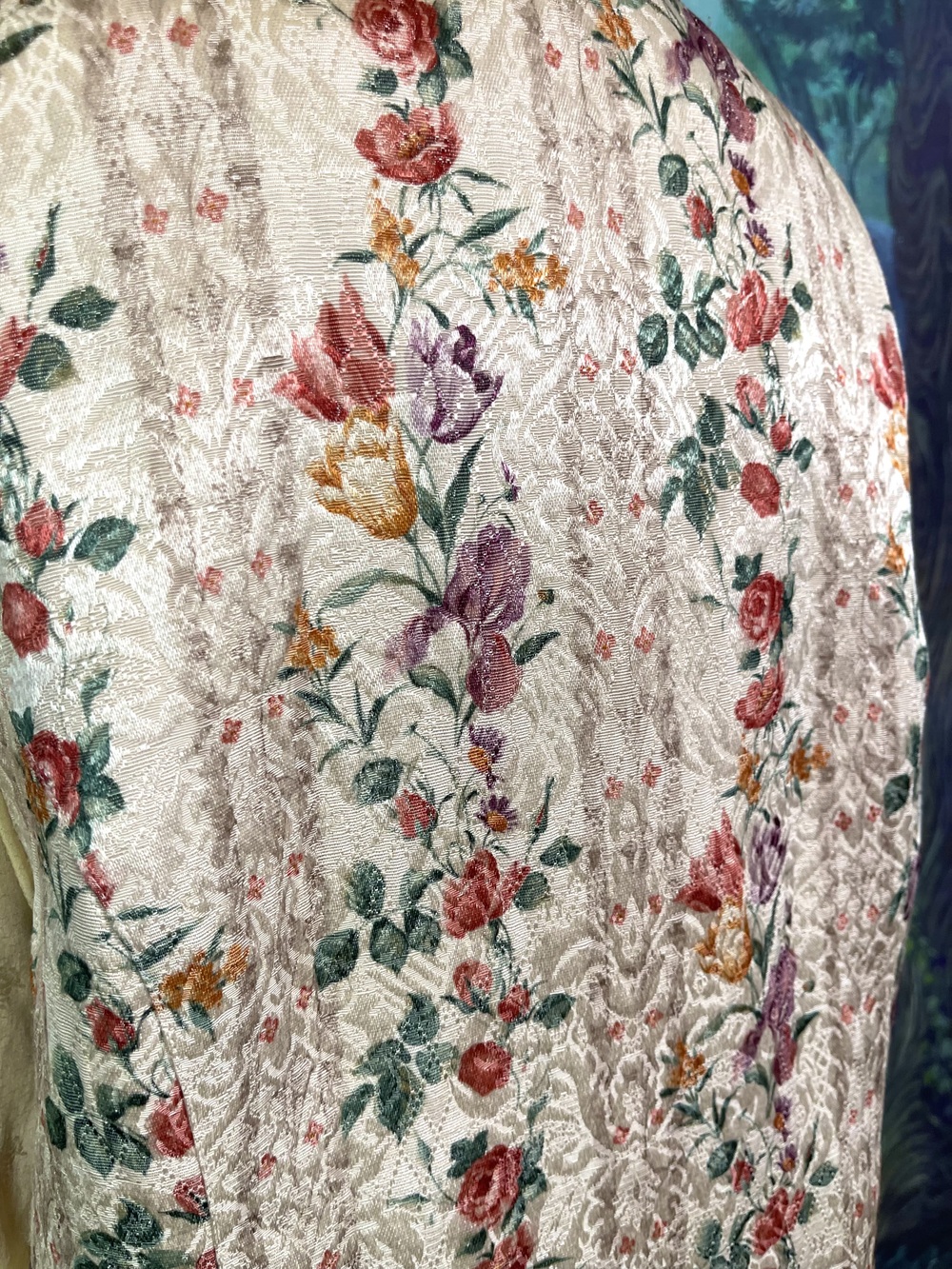 Vintage floral romantic creme vest