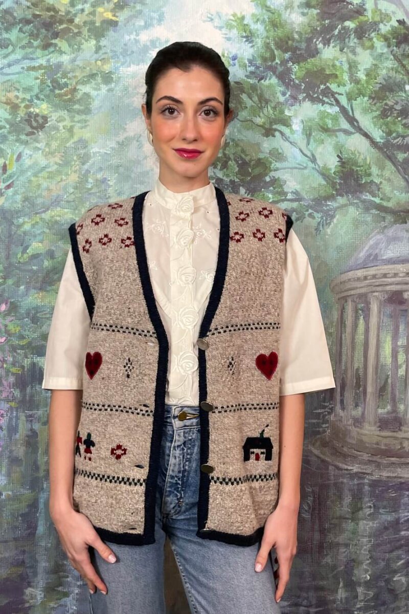 vintage-wool-knit-vest-heart-detail (2)