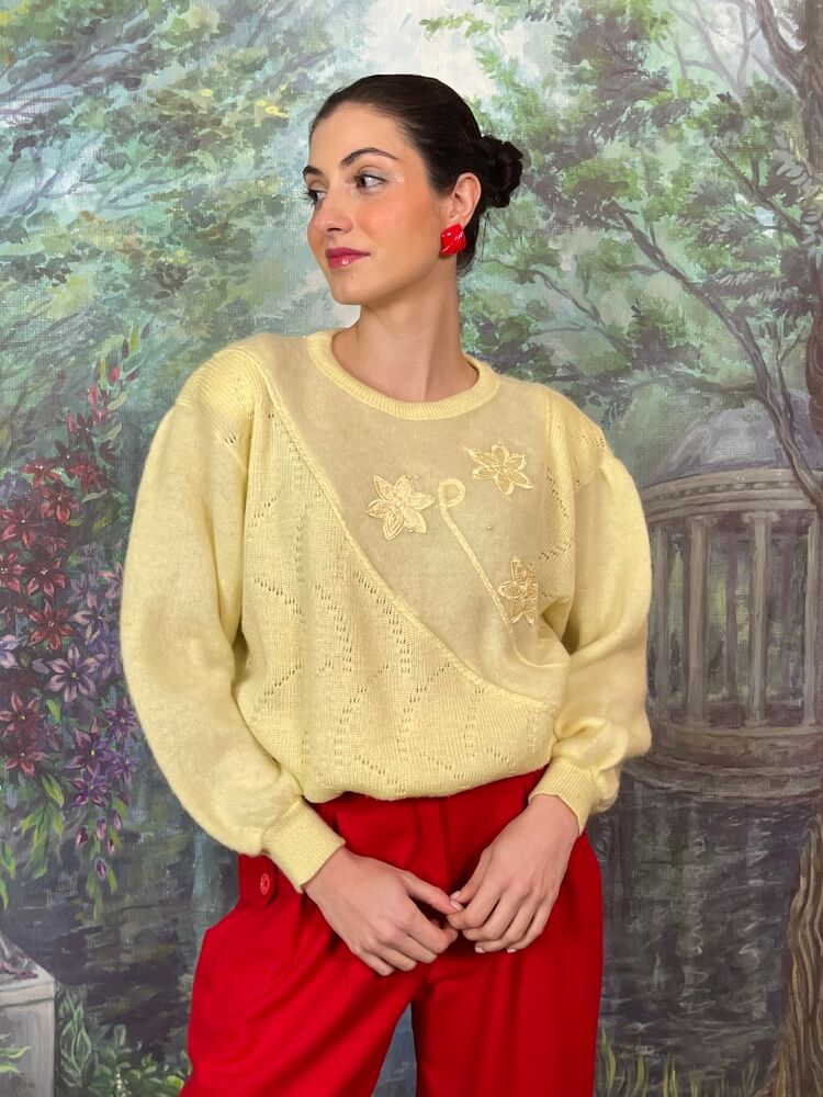 Vintage soft yellow knit sweater with floral embroidery