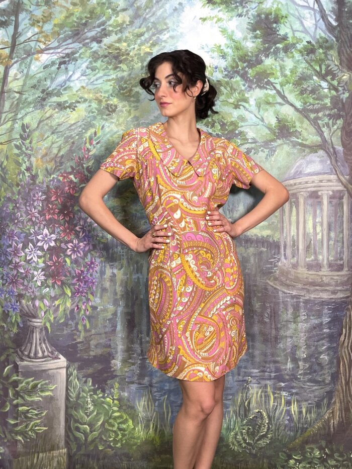 70s Vintage Psychedelic Paisley Mini Dress in Pink and Yellow