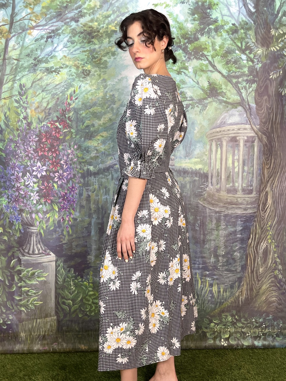 Vintage Austrian Daisy Print Midi Dress