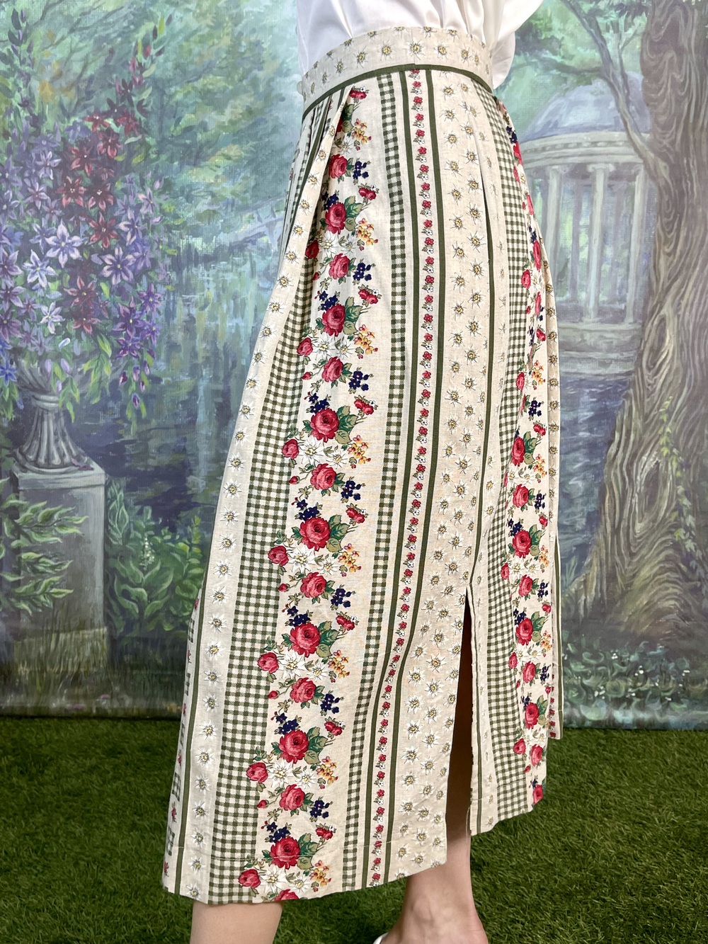 Vintage Austrian Rose Garden Pleated Skirt