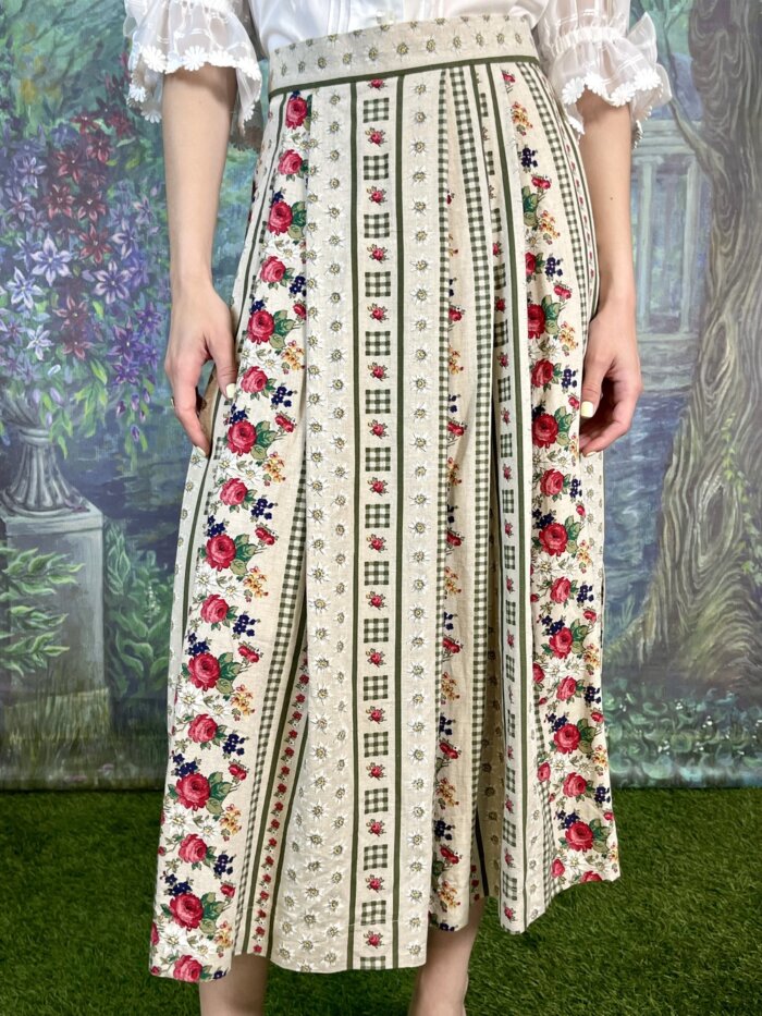 Vintage Austrian Rose Garden Pleated Skirt