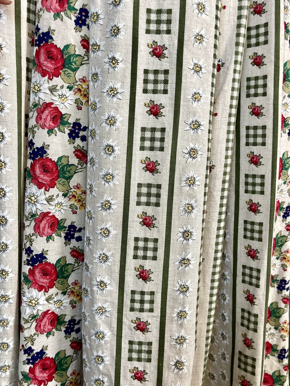 Vintage Austrian Rose Garden Pleated Skirt