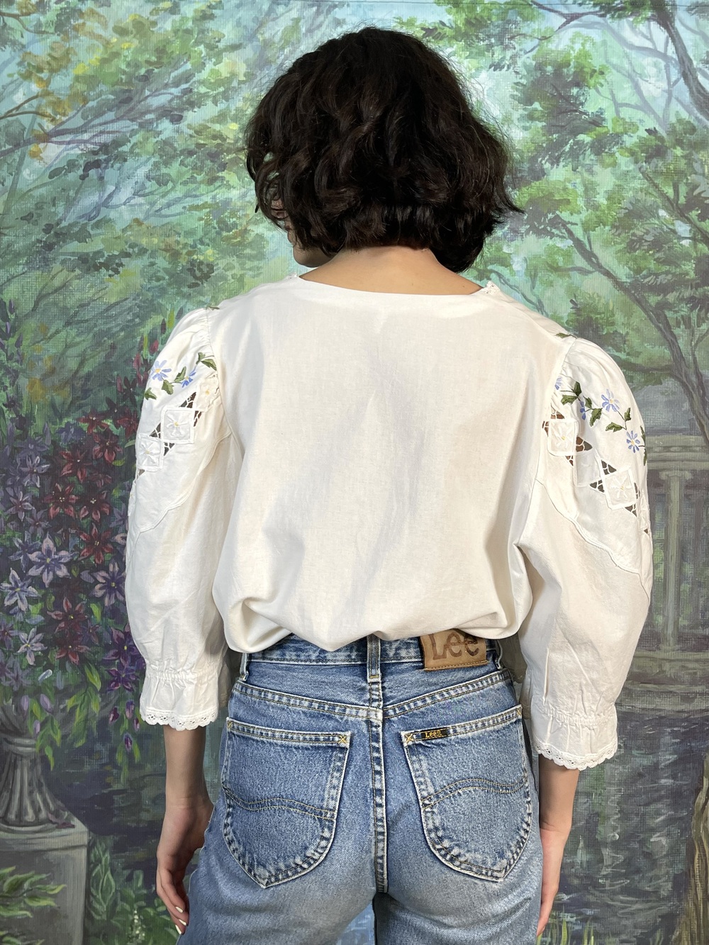 70s Vintage Austrian Embroidered Flowers Cotton Blouse